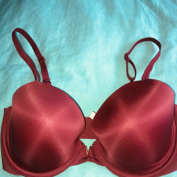 6 Victoria Secret Bras 32DD and 32ddd - Picture 2 of 4